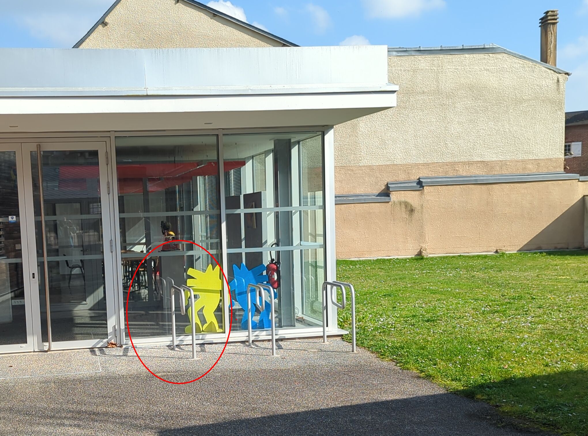 Modèles d’arceaux vélos idéal installés à l’école d’art plastique